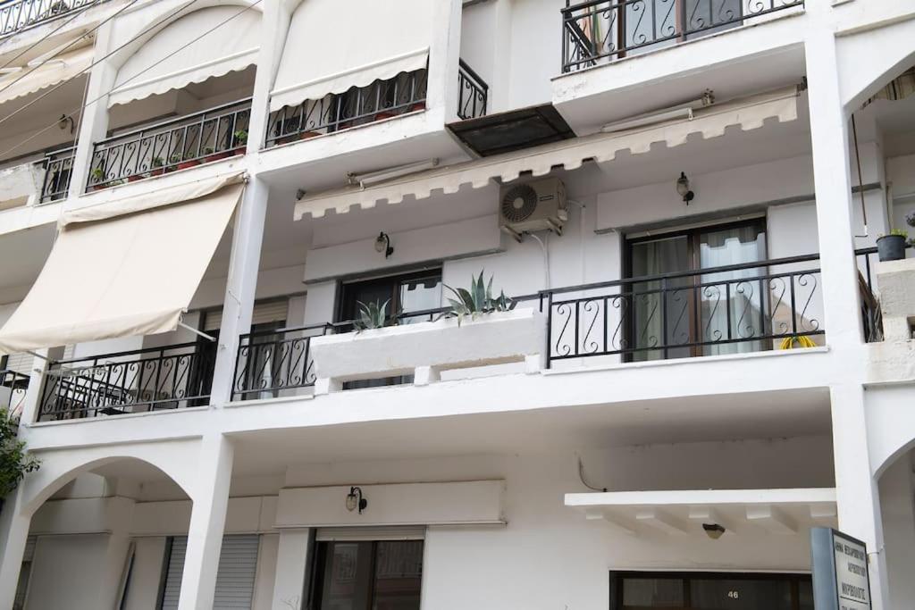 Markopoulosapartments Nea Moudania Bagian luar foto