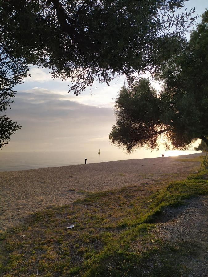 Markopoulosapartments Nea Moudania Bagian luar foto